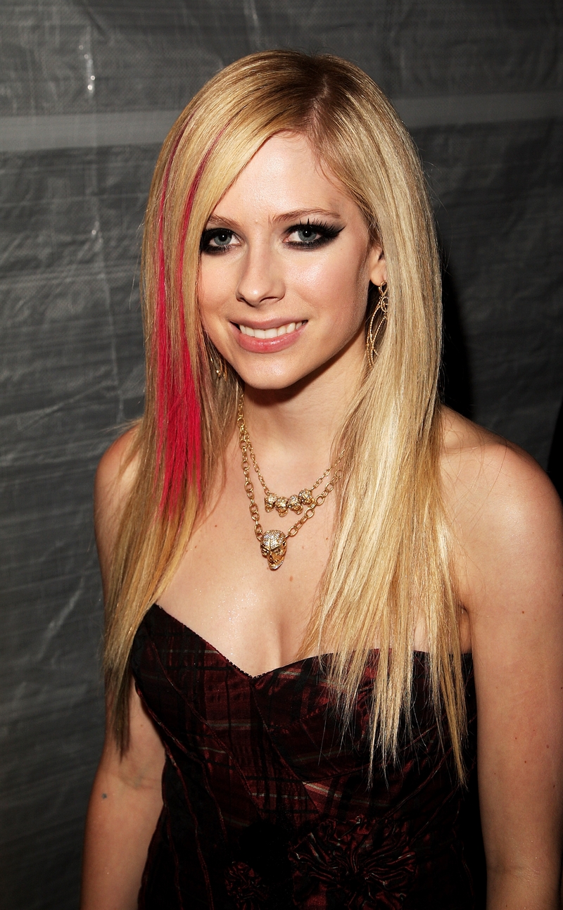 avril_lavigne_mtv_europe_0101.jpg